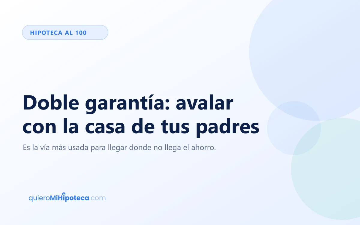 Llaves de dos viviendas sobre una mesa junto a una escritura